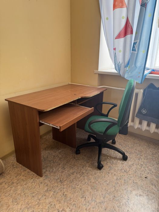 Рабочий стол для компьютера.