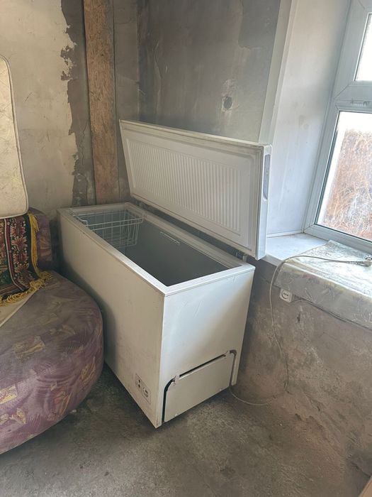 Продается морозильная камера