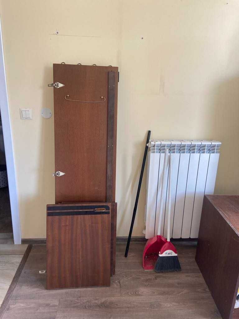 Подарявам диван и шкаф