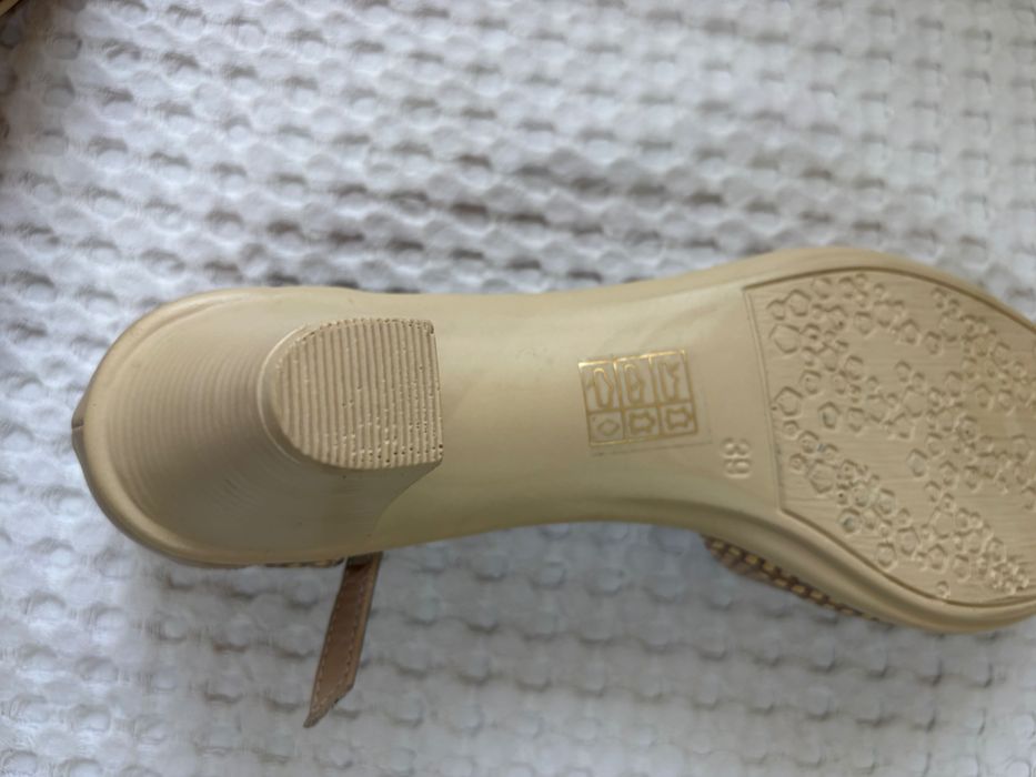 Дамски обувки пролетни