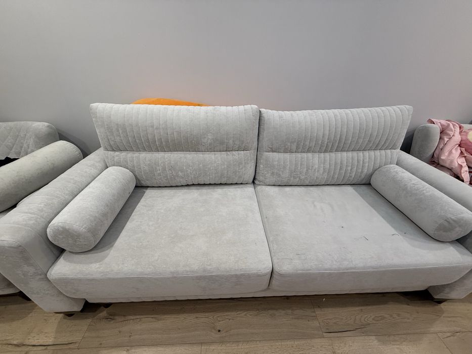 Продам диван и два кресла