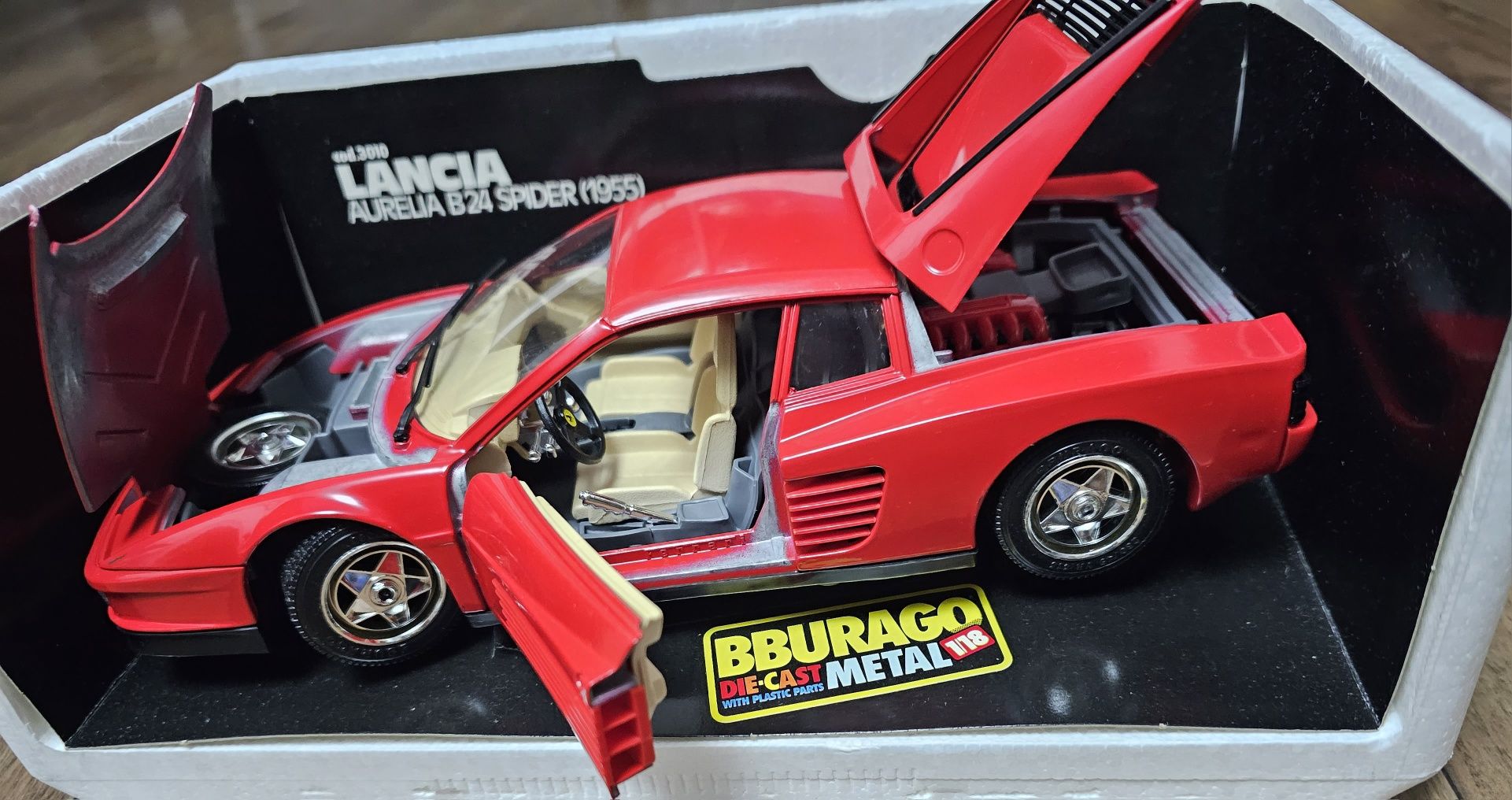 Macheta 1:18 Ferrari Testarossa 1984