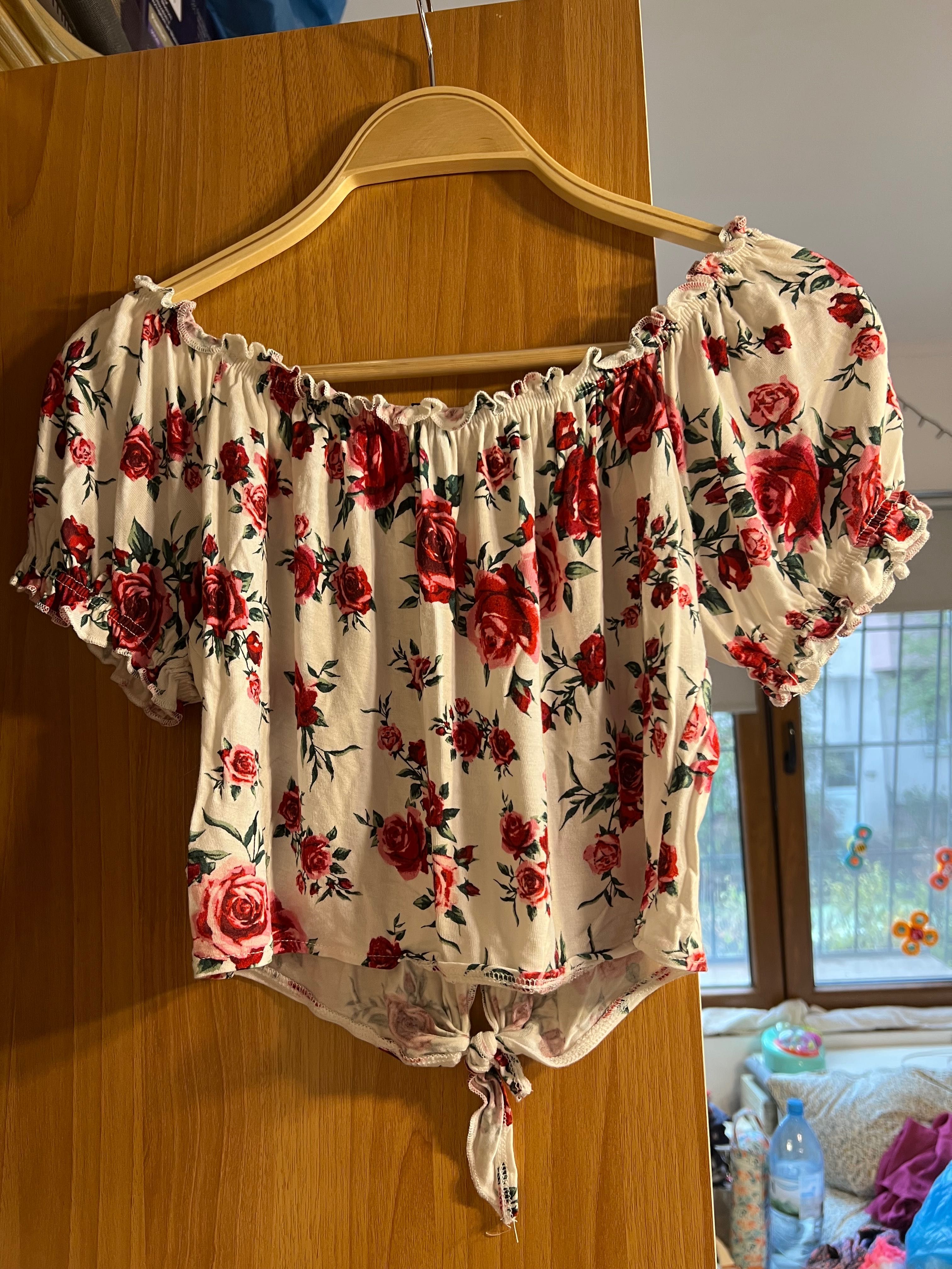 Top scurt floral H&M mărimea M