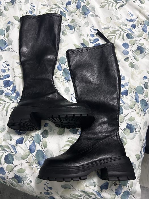 Дълги ботуши.