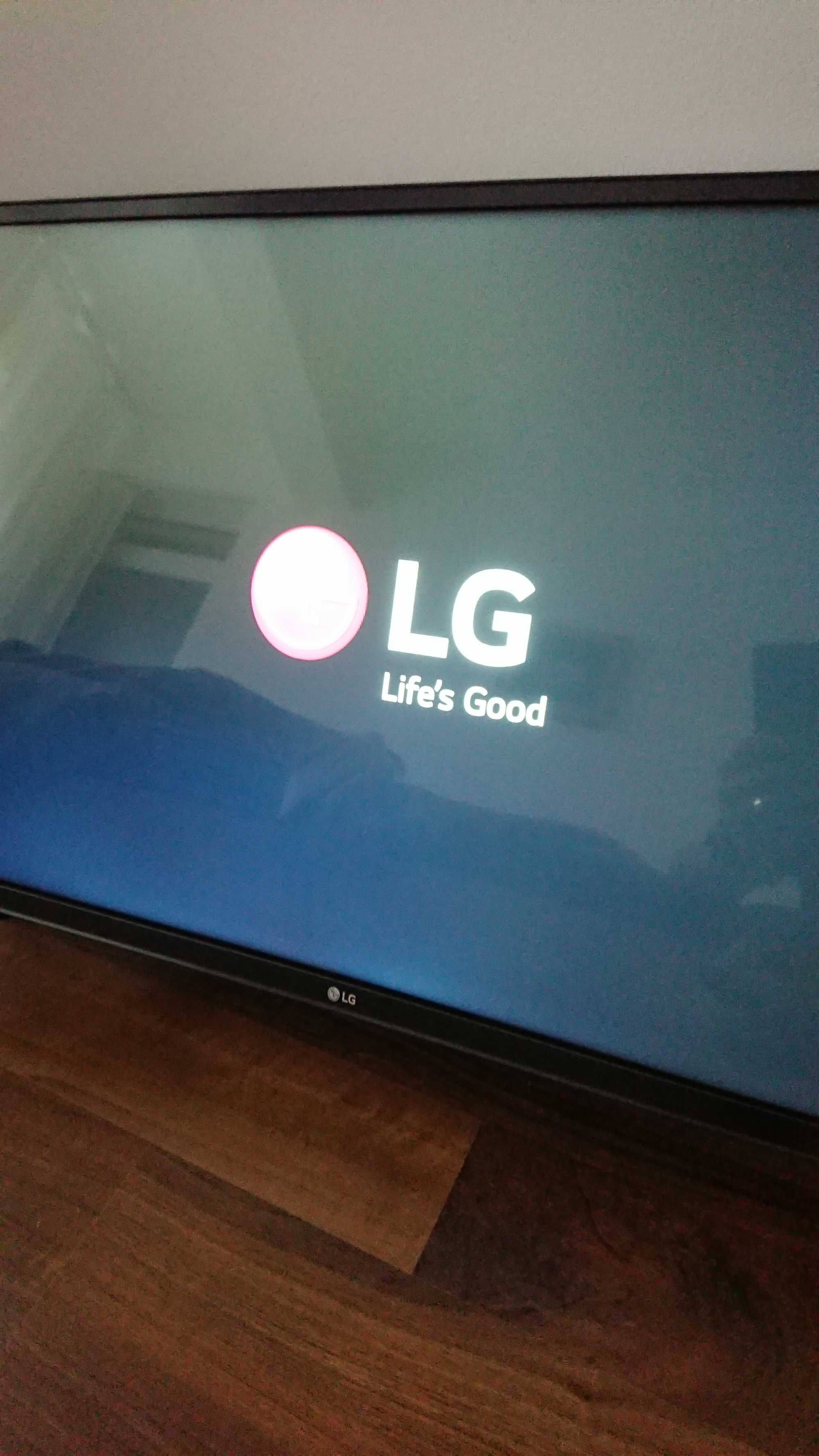 Vând tv lg 80 cm