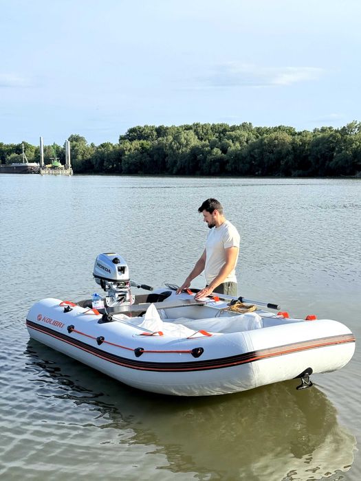Vând barcă gonflabilă Kolibri KM-300XL + motor Honda 6 CP