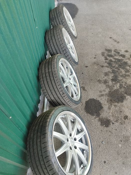Здравствуйте продам диски  на БМВ е38  с новой резиной