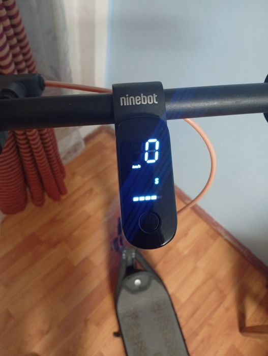 Trotineta electrica Nine bot autonomie 65km