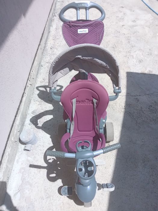 Vand tricicleta in stare buna