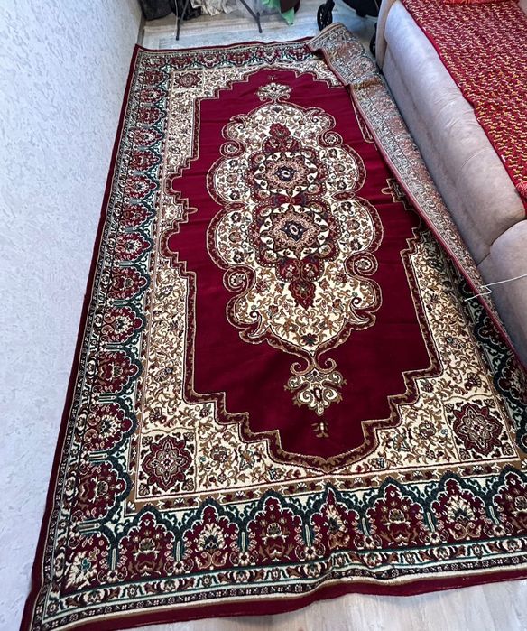 Продам ковер в хорошим состояний