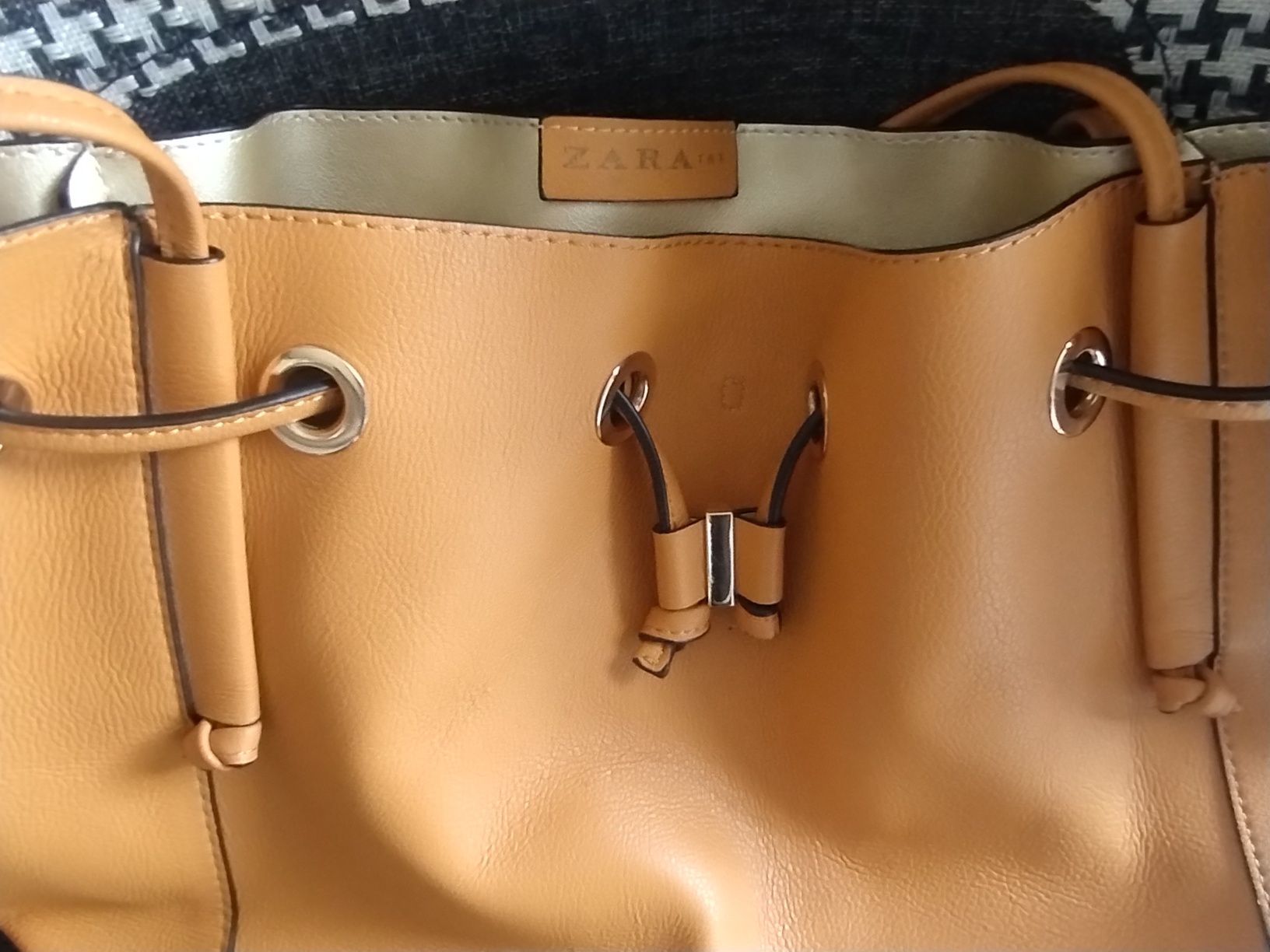 Чанти  Desigual,Zara,Tommy Hilfiger,FILA