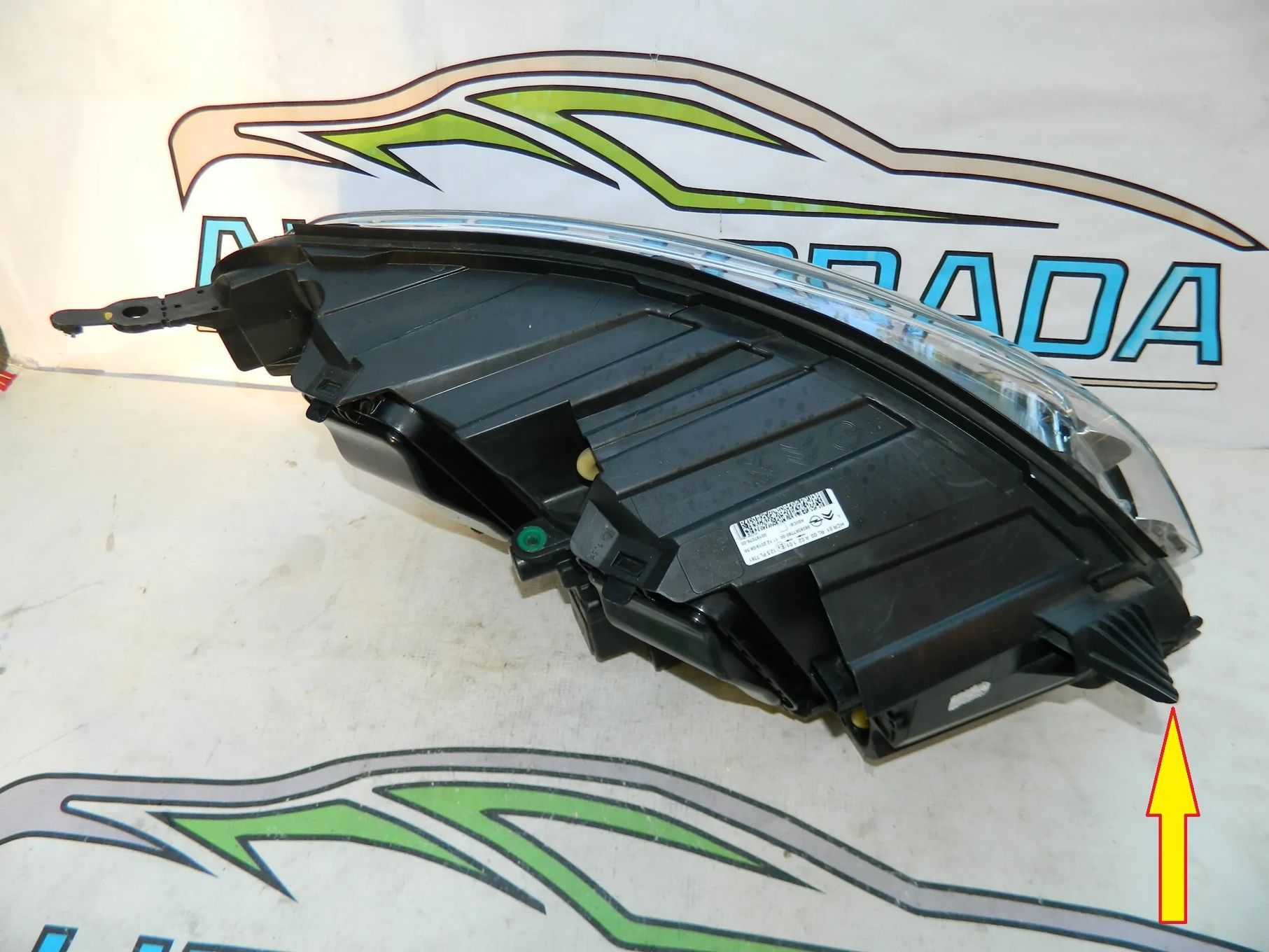 Far stanga Opel Vivaro Citroen Jumpy model 2019-2024 cod 9808567780-00