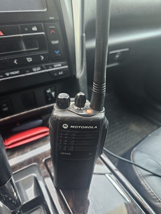 Продам рацию Motorola GP640