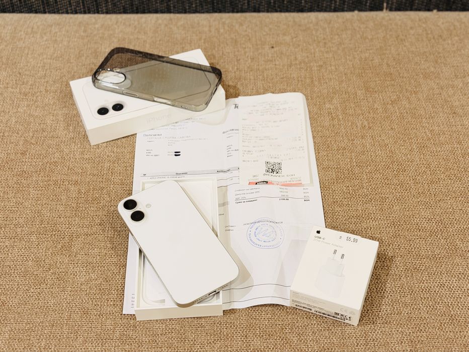 Iphone 16 256GB Гаранция ТехноМаркет 12.2026г / Като нов