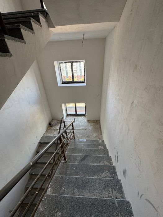 СРОЧНО! ПРОДАЁТСЯ НОВОСТРОЙКА 4/13/21 рядом с Tashkent City
Шайхантаху