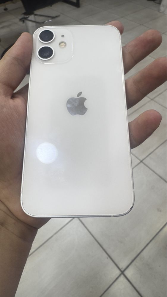 Iphone 12 mini.