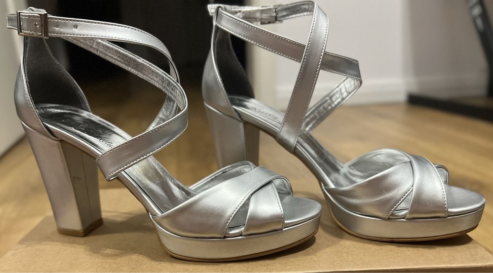 Sandale argintii din piele ecologica toc 11 cm - Pantoful galben