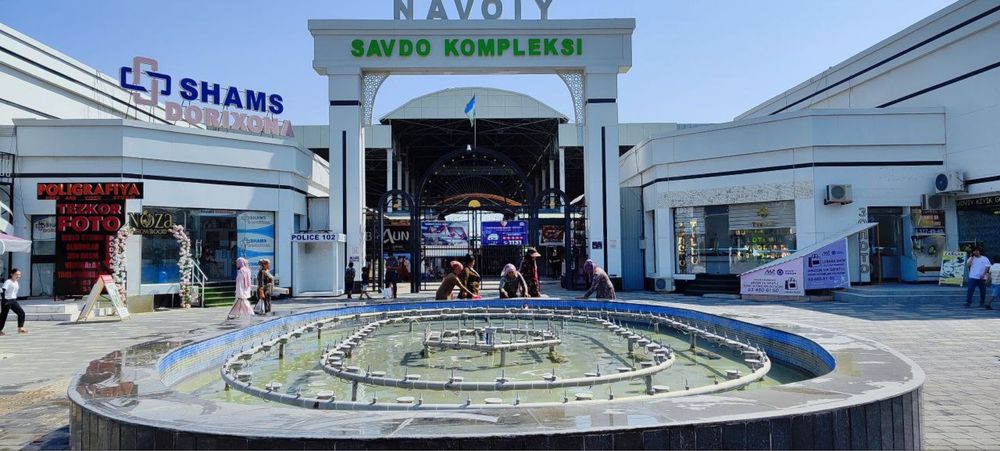 Navoiy savdo markazidan magazin sotiladi