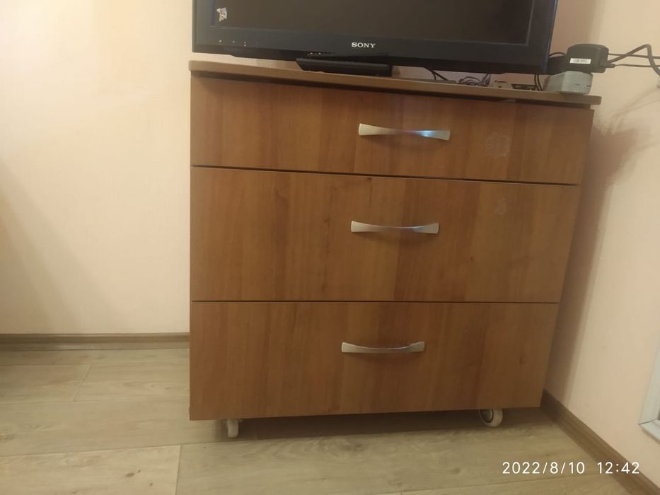 Комод на колесиках