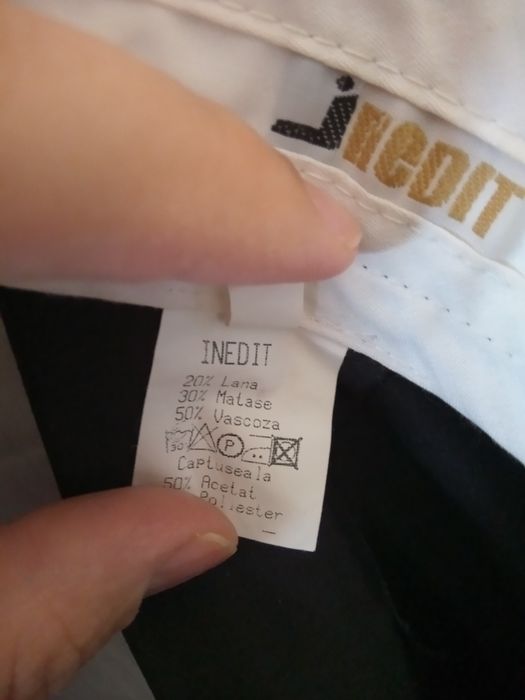 Costum bărbați Inedit stare foarte buna mărimi 44 haina și 52 pantalon