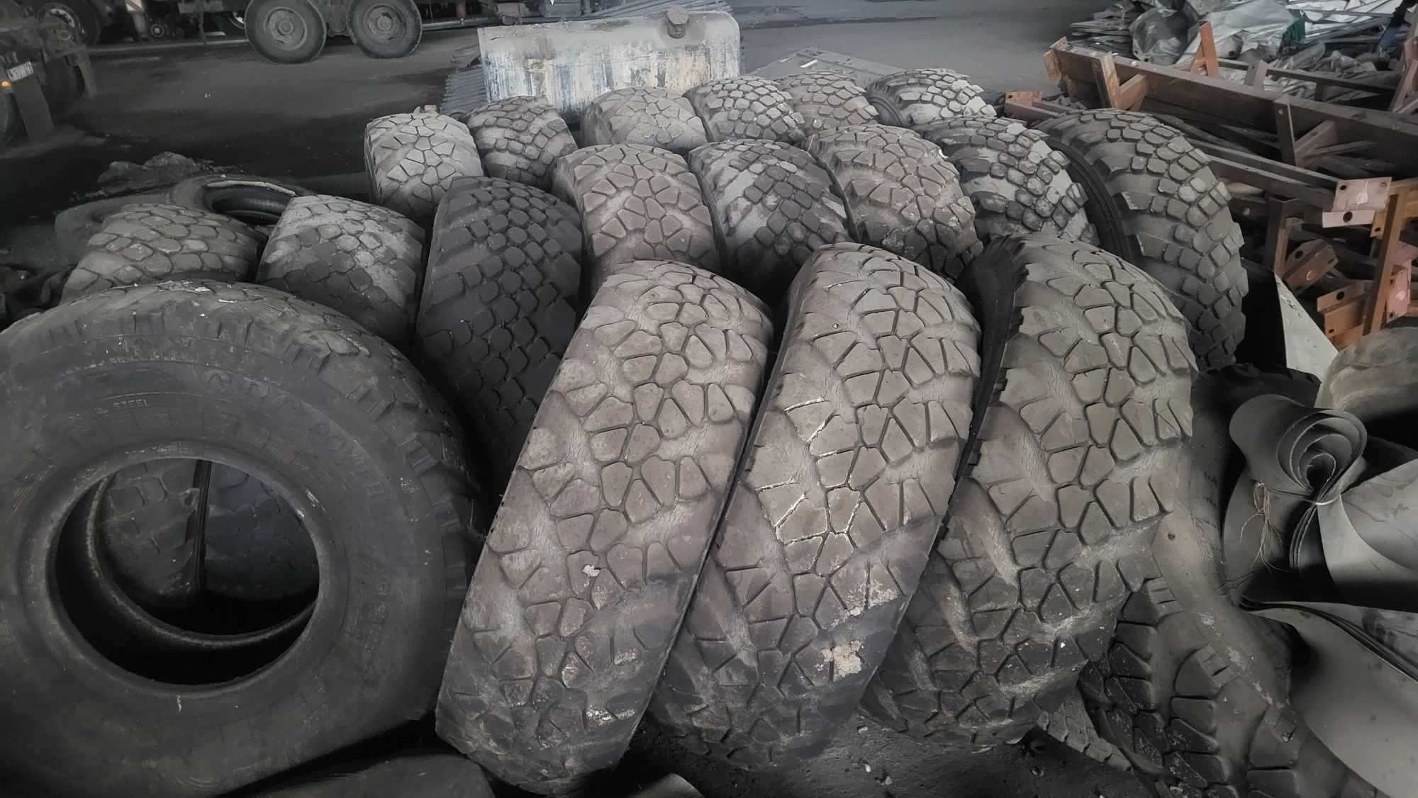 Шины 425 85 R21 для вездехода