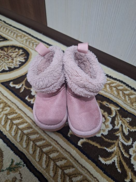 Ghetuțe Ugg fetițe roz
