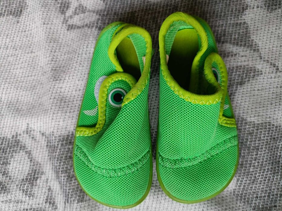 Incaltari pentru activitati acvatice