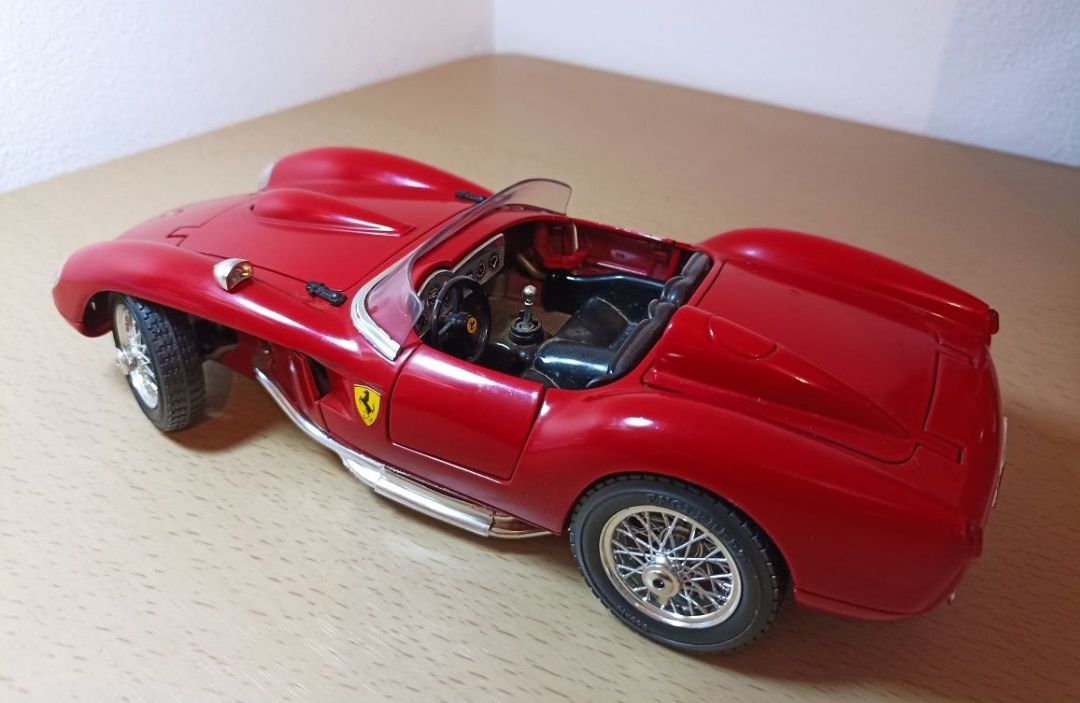 Ferrari 250 testarossa macheta auto la scara 1 18 bburago