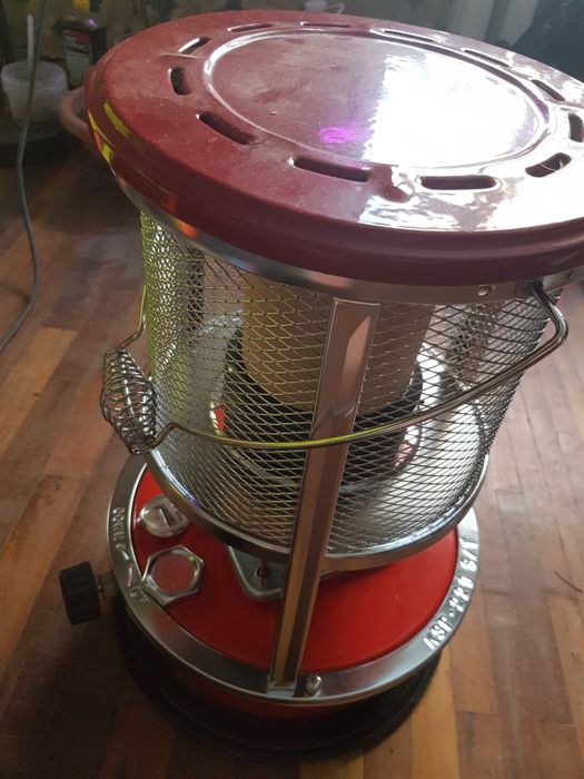 Керосинка из 90х.  Новая. Приведена из Эмиратов. Пр  Япония..