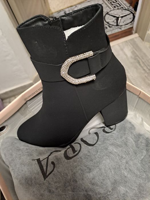 Vand pantofi și ghete noi