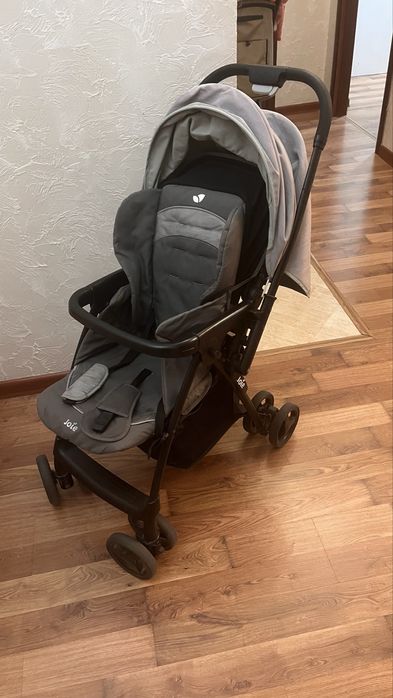 Продам коляску Joie