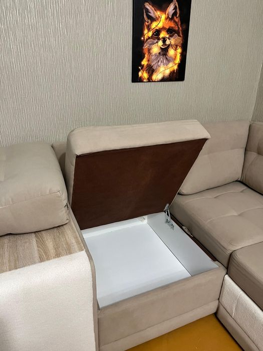 Срочно продам диван в отличном состоянии