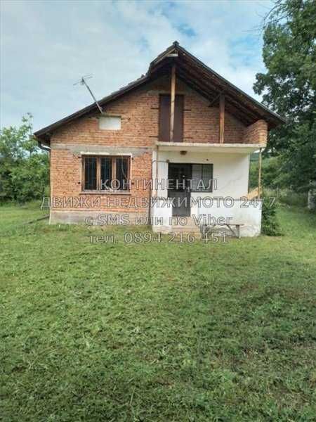 КОДг 16046. Двуетажна тухлена вила 60м2 с двор 600м2 в алпийски стил