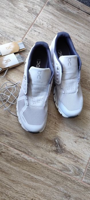 Adidas Swiss engineering NOI Marine 44 & QUECHUA sau SCHIMB