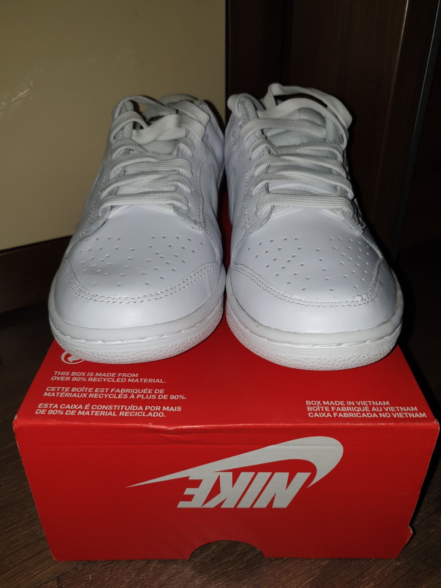 NOI Nike Dunk Low Triple White EU 37,5 & 38