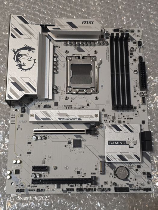 Placă de bază MSI B850