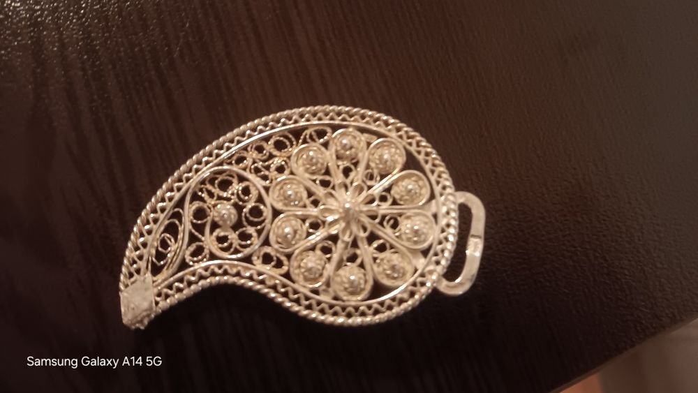 Сребарна стара ръчна брошка