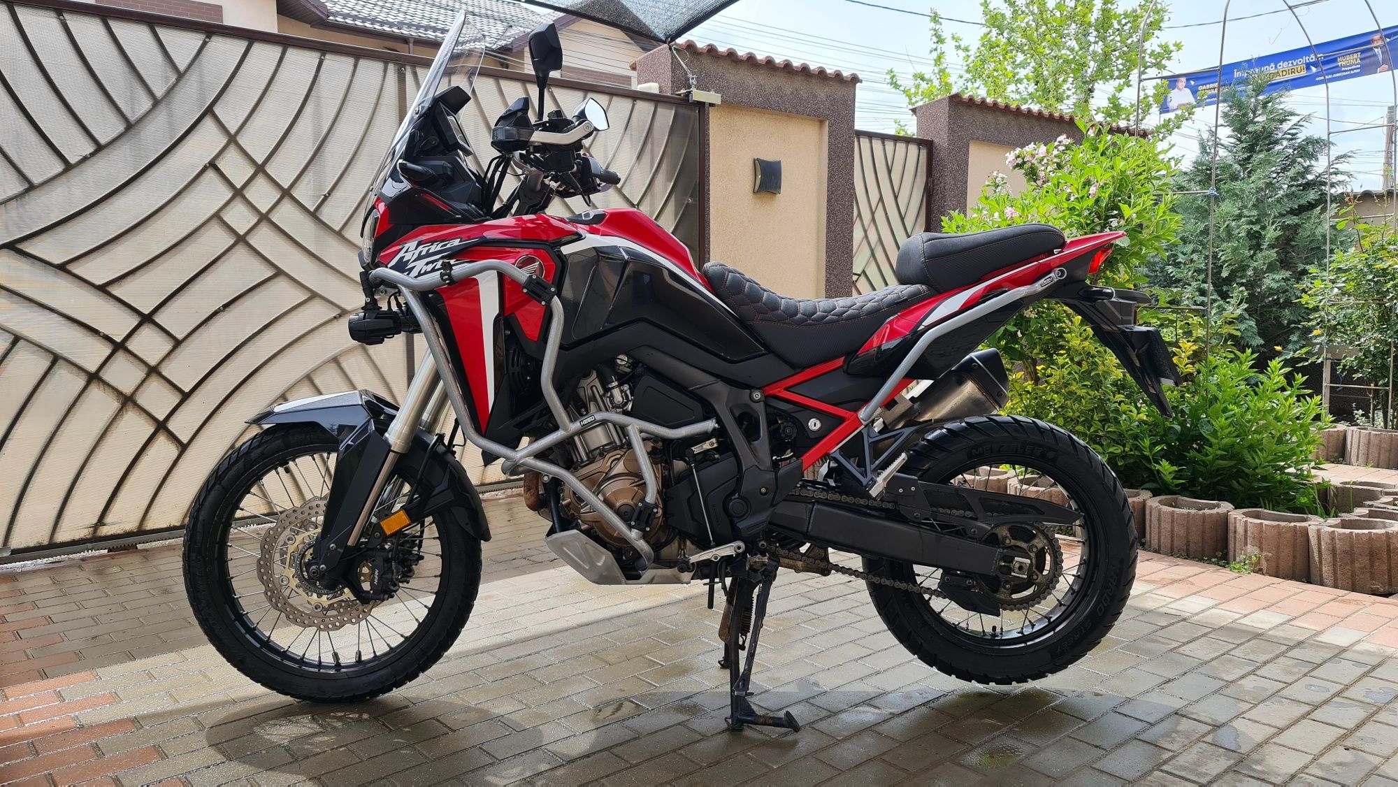 Honda Africa Twin CRF 1100 (Topcase + set anvelope de offroad inclus)