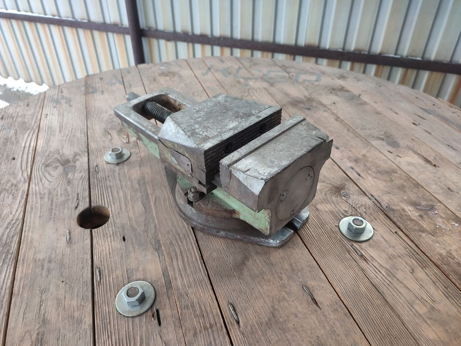 Тиски СССР продам