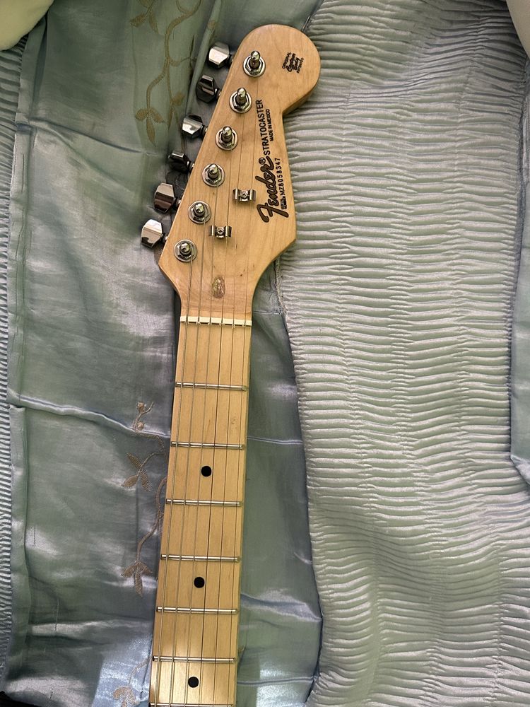 Электрогитара Fender Stratocaster (Made in Mexico)