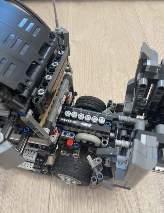 LEGO Technic 42078 Mack
