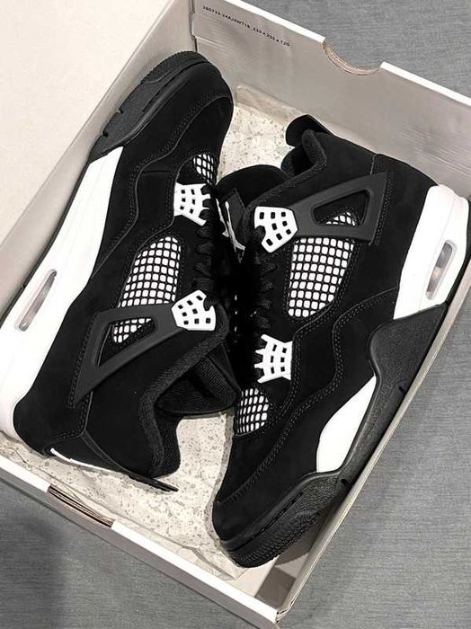 Air Jordan 4 Retro White Thunder EU41