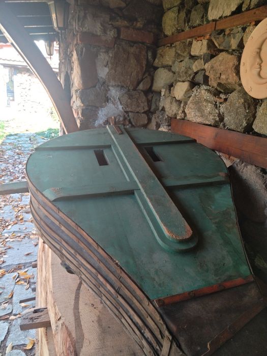 Продавам много стара ковашка духалка за оджак перфектна и до днес