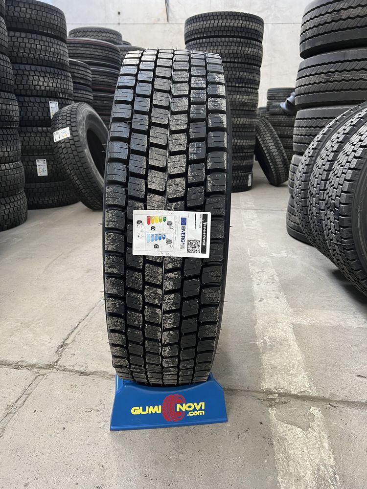 Нови гуми за влекач 315/70r22.5 - диференциални и предни гуми