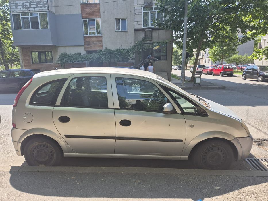 Vând mașină Opel Meriva