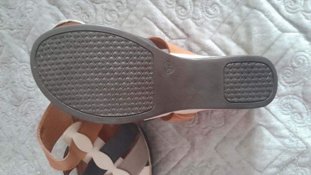 37  размер новые очень удобные