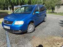 Se vinde vw touran 2005 r.line 2000tdi pret2300e