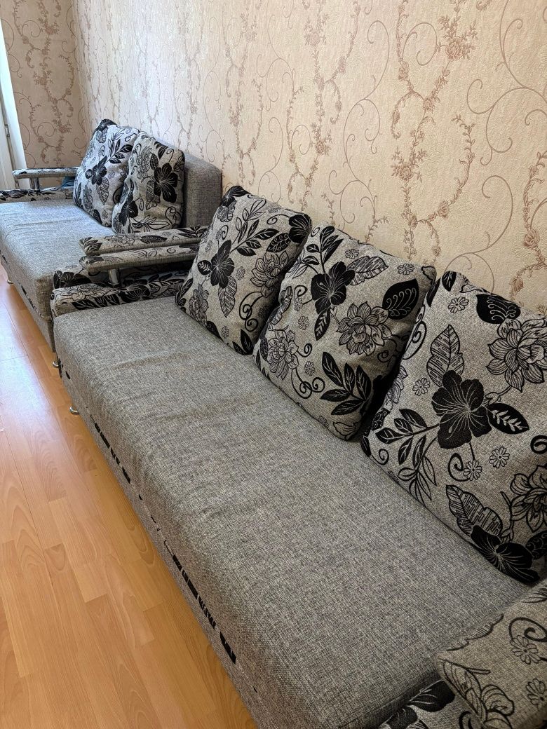 Продам диван с мини диваном