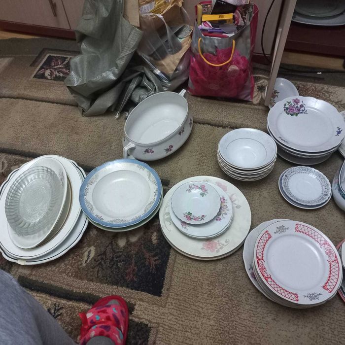 продам столовую посуду