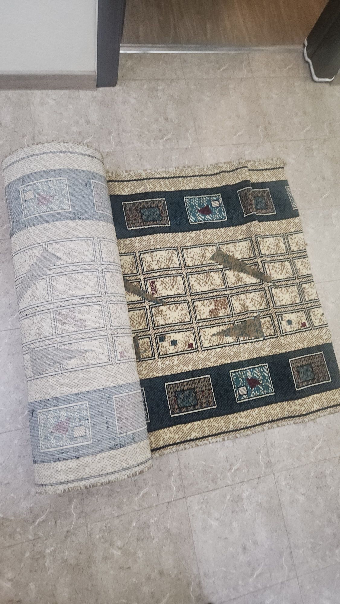 Продаётся ковровая дорожка 1×4